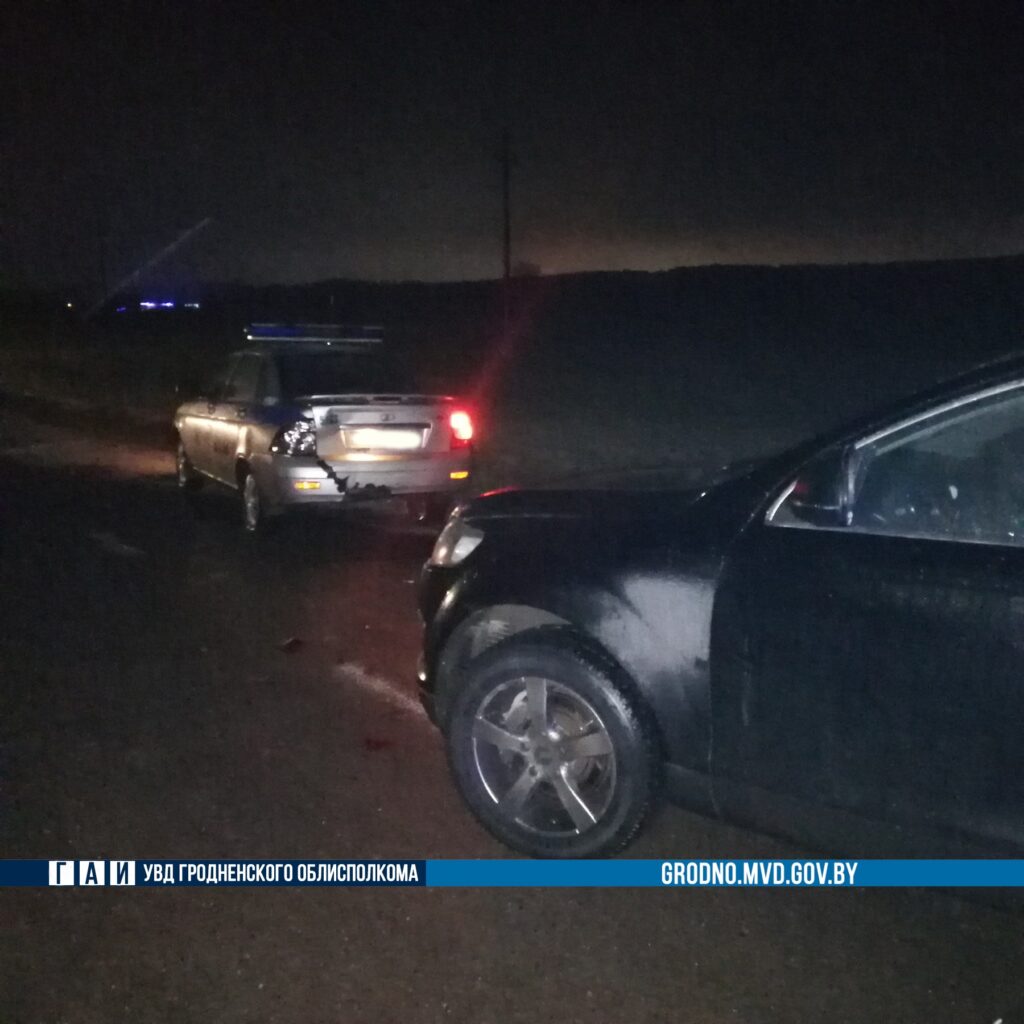 Пьяный гродненец наехал на милицейский автомобиль