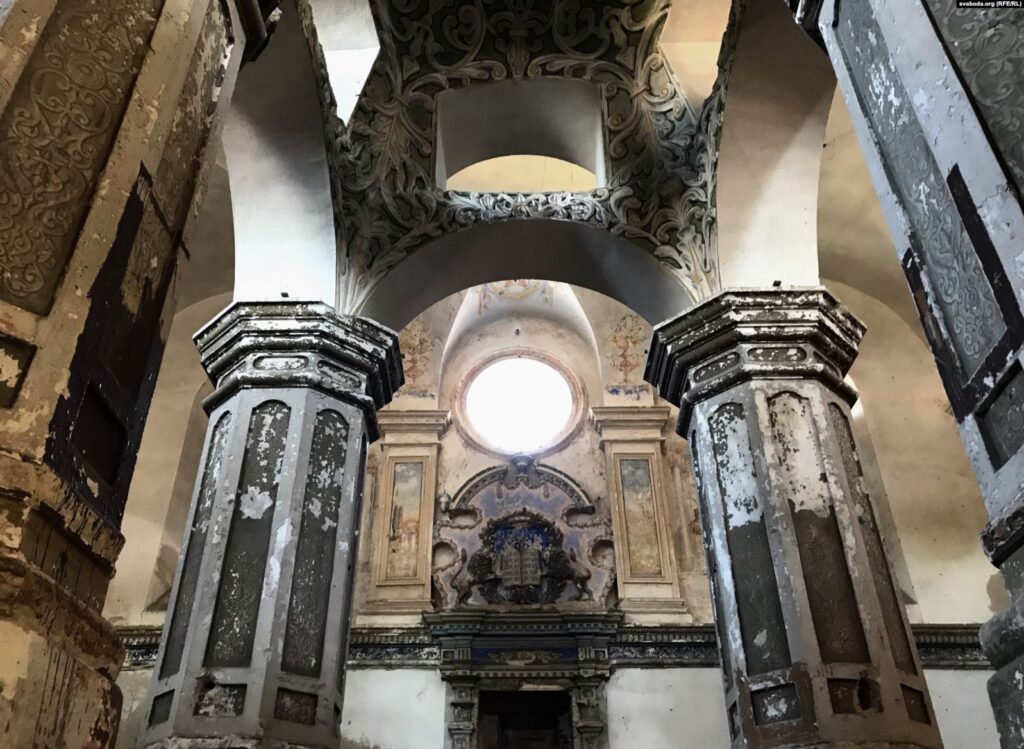 Синагогу XVII века в Слониме купила писательница