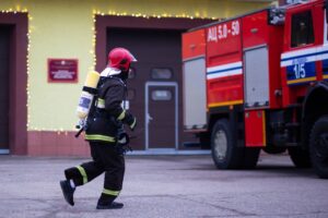 Спасатель из Гродно в полном снаряжении принял участие в «Пробеге трезвости»