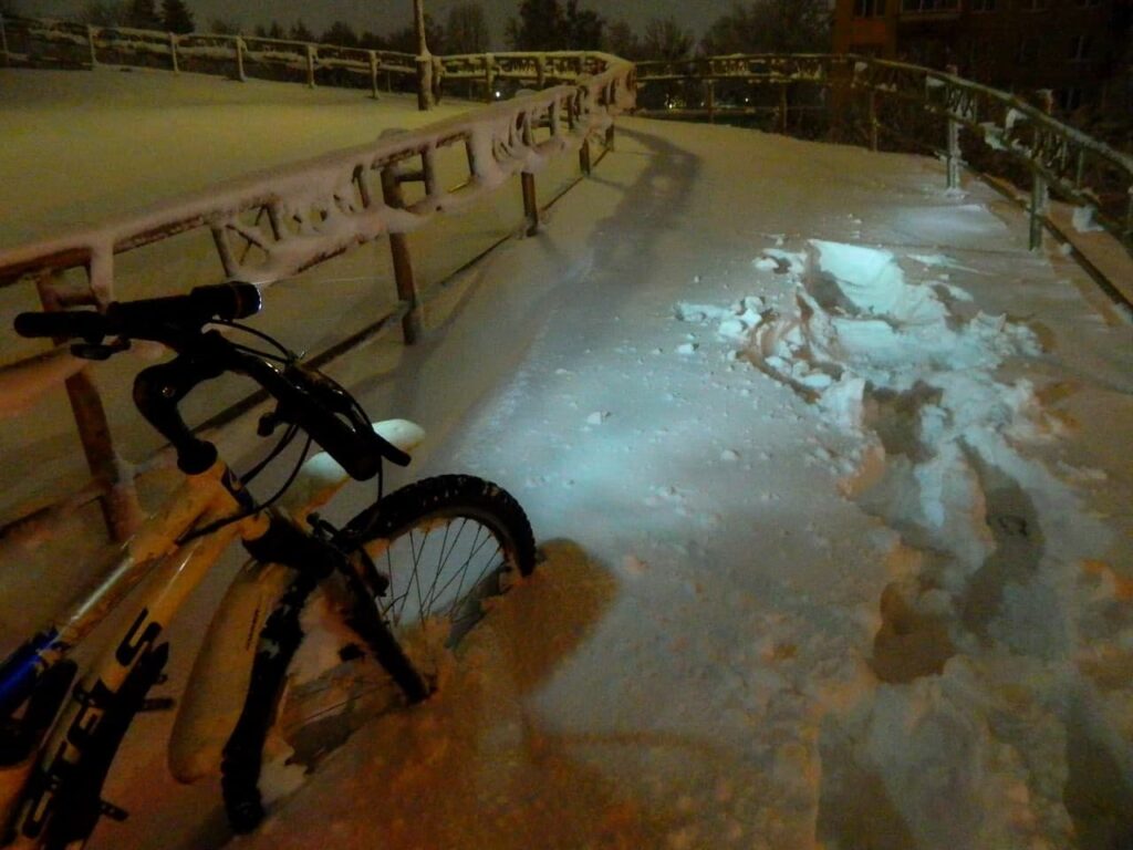 Серьезные пробки и подорожание такси. Снежный циклон «Ларс» накрыл Гродно