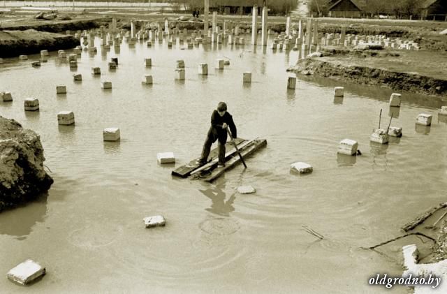 Где в Гродно дома на болоте и как работала школа №6? Воспоминания про послевоенный город