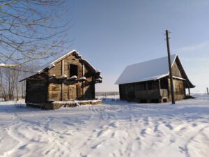 “Нас проверяли семь инстанций”. Местные власти хотят снести старинные постройки под Гольшанами, владелец мечтает о скансене