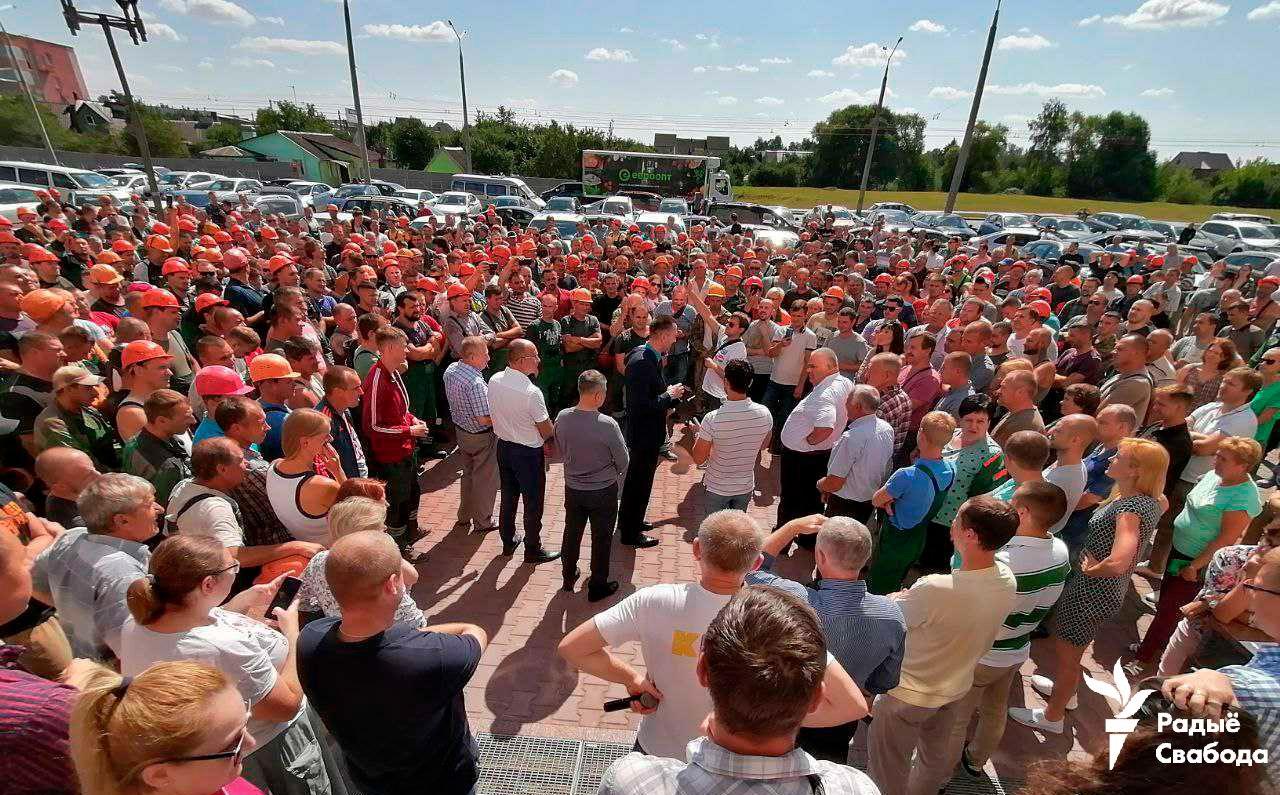 «Встала на защиту рабочих и за это поплатилась». В Гродно продолжают увольнять за гражданскую позицию