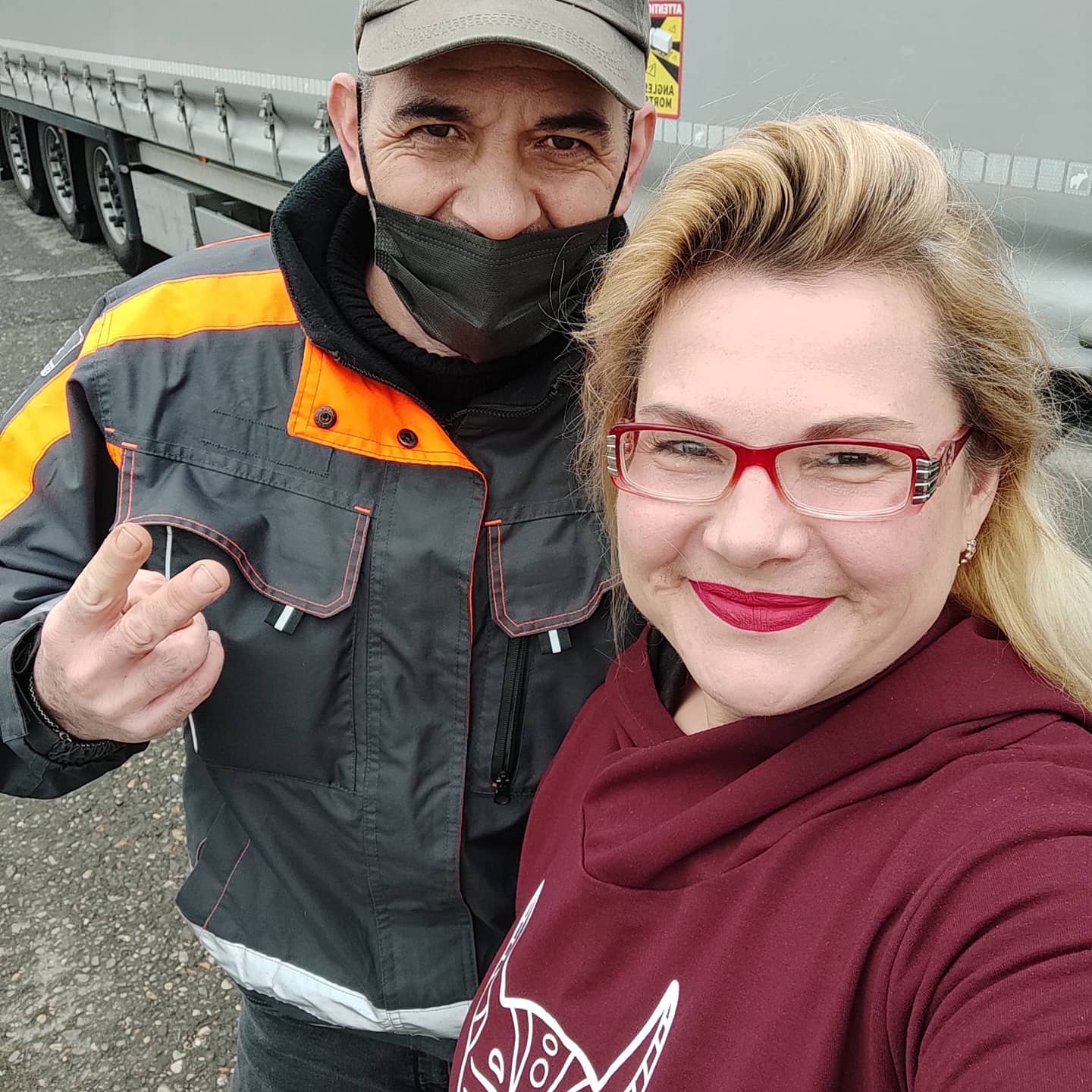 «Сегодня я могу быть в горах, а завтра — у моря». Гродненка ушла с гостелевидения и стала дальнобойщицей