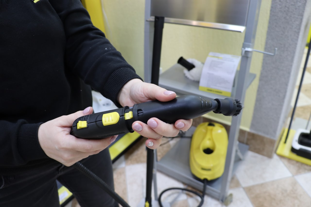 «Я без него уже не могу». Как завести привычку пользоваться пароочистителем и зачем это нужно