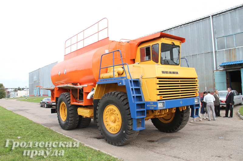 Сотрудники Гродненского механического завода потеряют в зарплате из-за простоя и “четырехдневки” - нет заказов