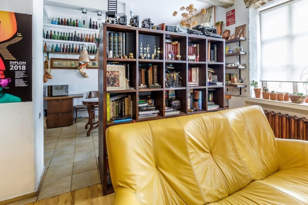 В гостиной – стена монастыря, за окном – кабак. Дизайнерка из Гродно – о жизни в историческом доме