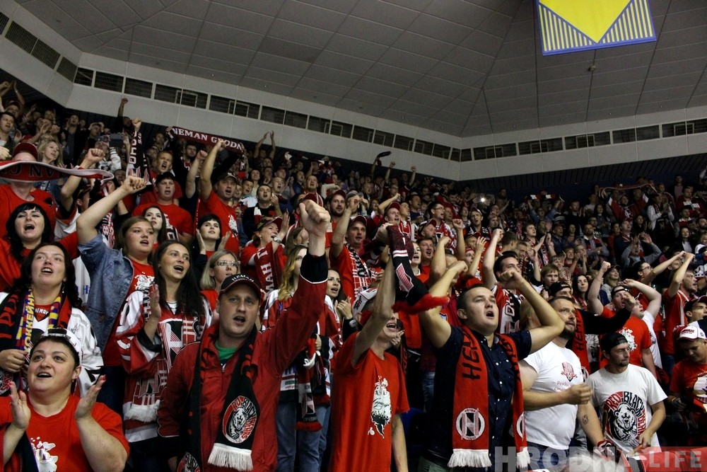 “До полной победы народа”. Фанаты футбольного “Немана” отказались возвращаться на трибуны