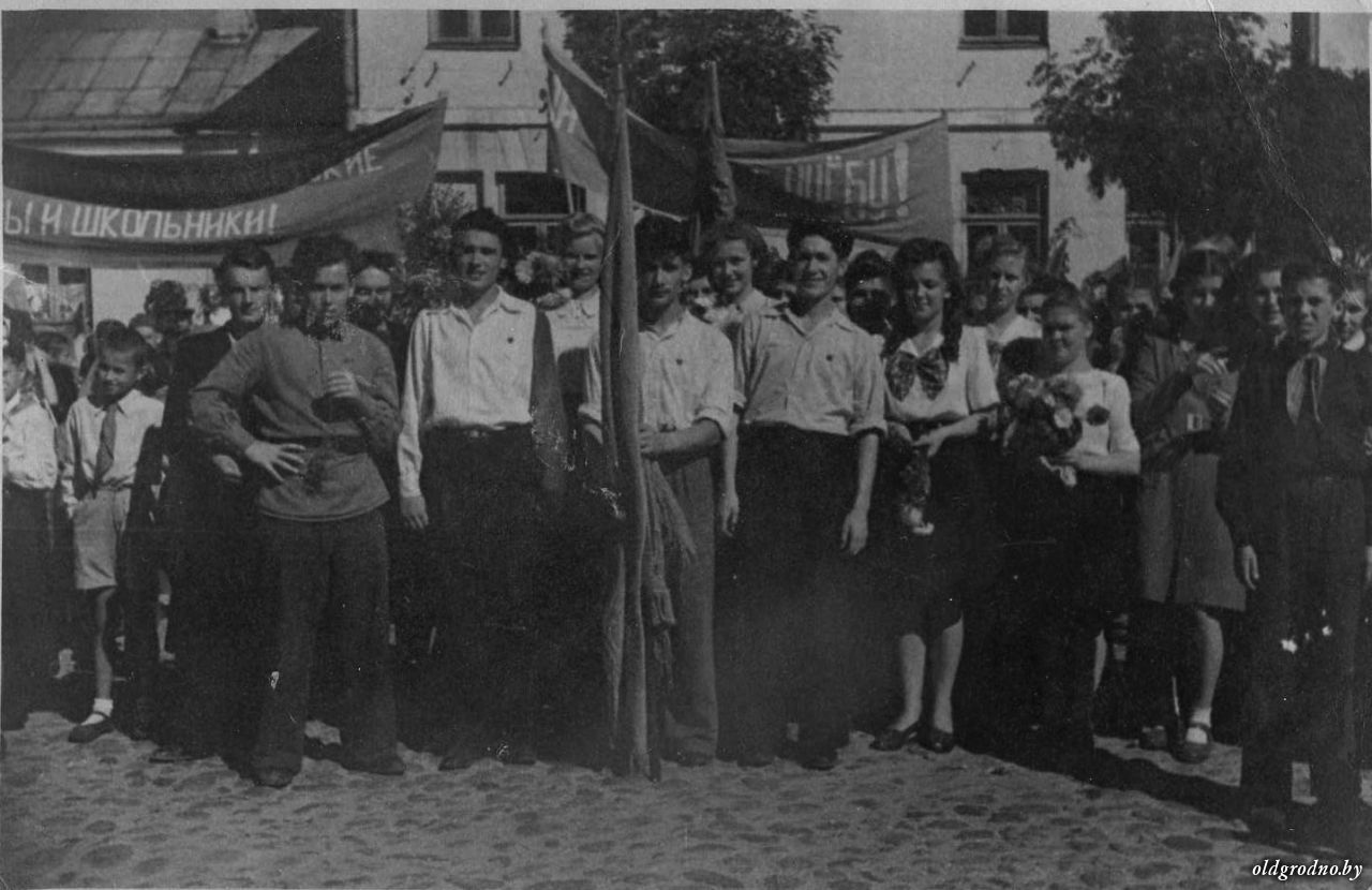 Рогатки, кино и польский язык. Старожил рассказал про гродненский "Пьяный угол" и послевоенные детские игры