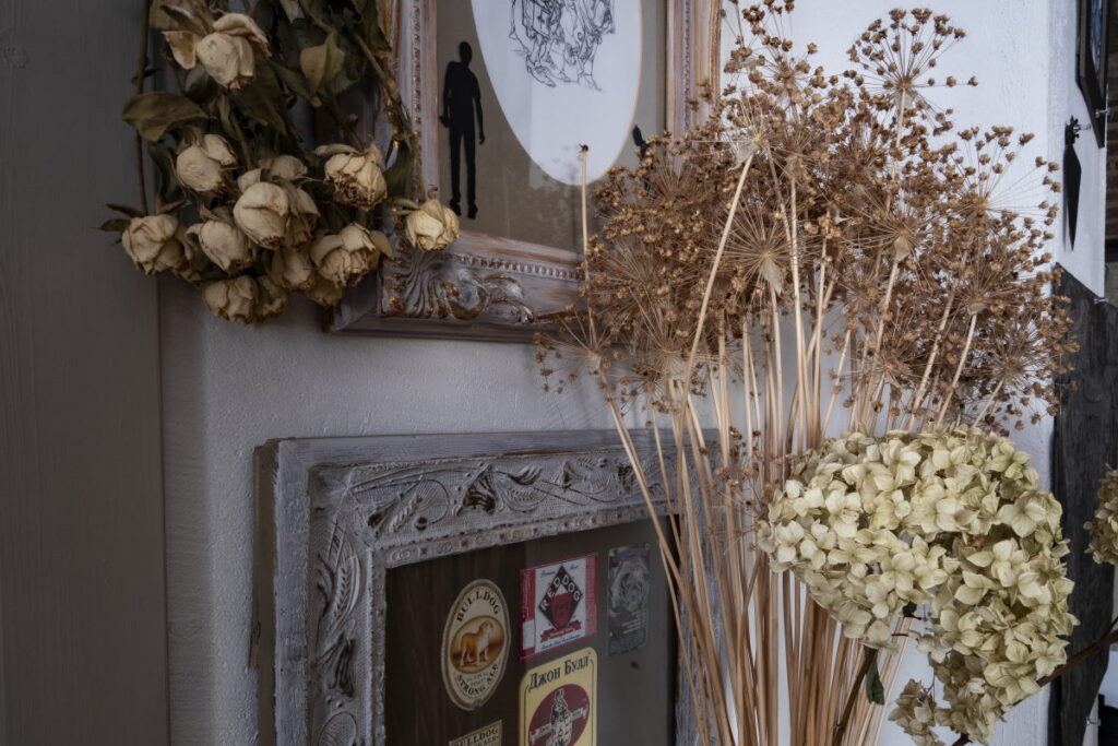 В гостиной – стена монастыря, за окном – кабак. Дизайнерка из Гродно – о жизни в историческом доме