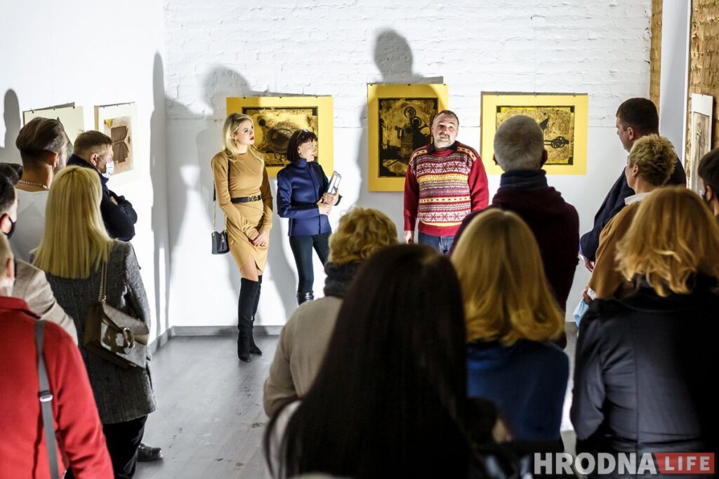 “Меня копируют, значит я чего-то стою”. Выставка Юрия Яковенко “Безвременье” открылась в Гродно