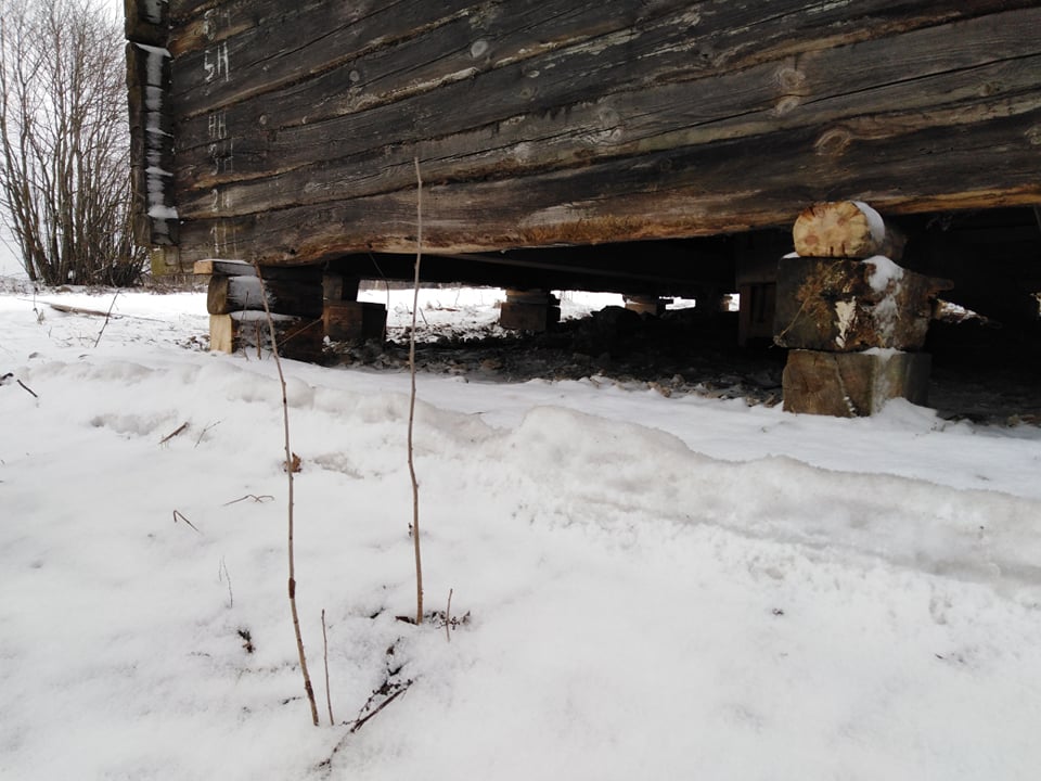 “Очередной разборки-сборки не переживет”. Под Гольшанами сносят старинные дома в агроусадьбе