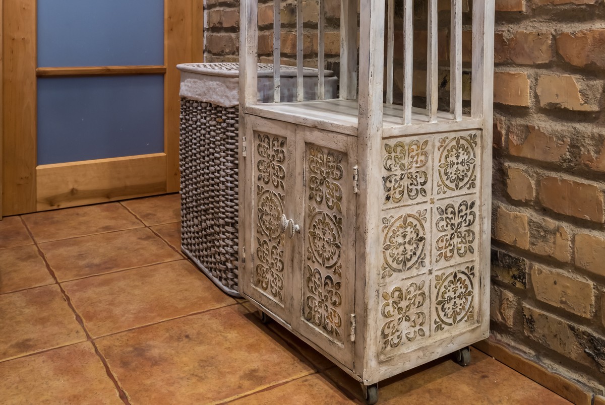 «Сталинка» и кошки на чемоданах. Декоратор из Гродно – о высоких потолках и рассветах тихого центра