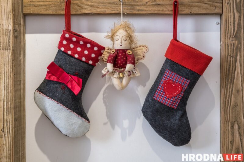 Цветы, колбасы и 10 окон. Семья художников, – о необычной истории своего дома