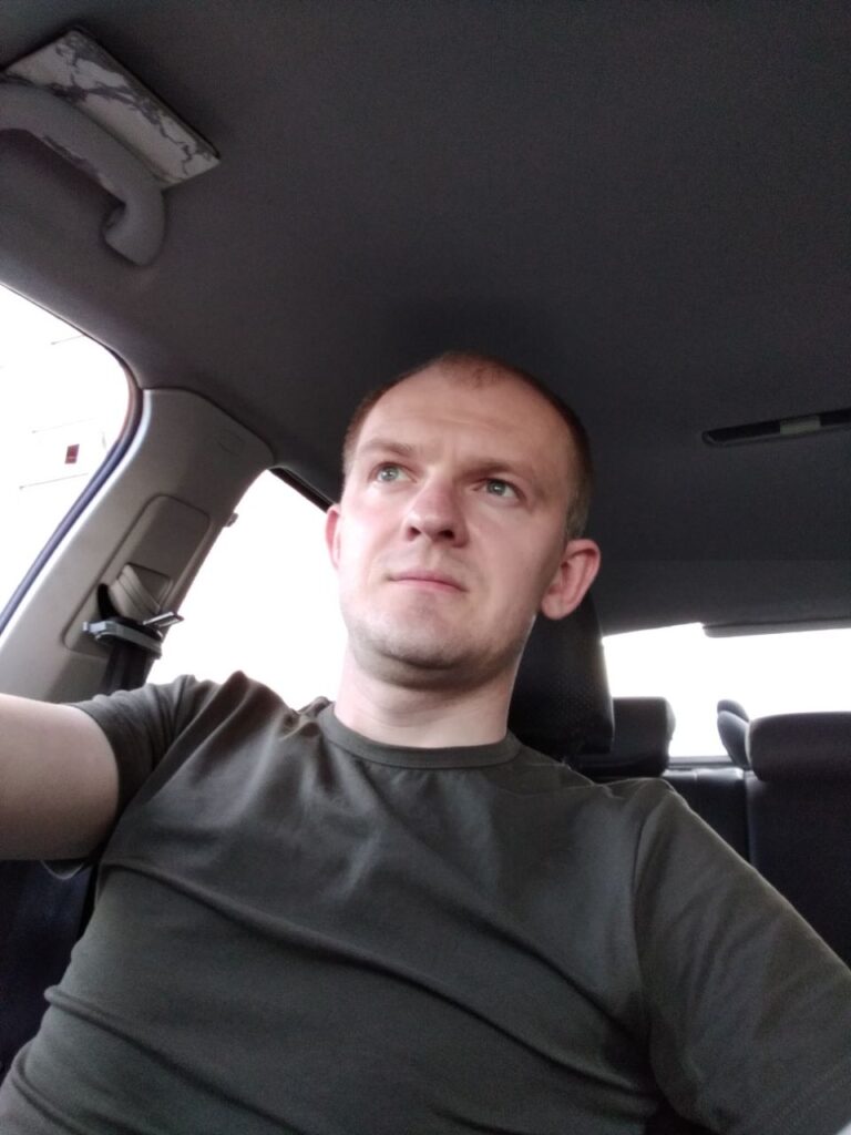 «Только один выбор – бежать». Таксист из Гродно рассказал, почему не пришел в суд и как оказался в Литве