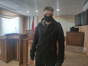 Гродненцу, который во время протестов заступился за азотовца, назначили новое наказание Гродненцу, который во время протестов заступился за азотовца, назначили новое наказание