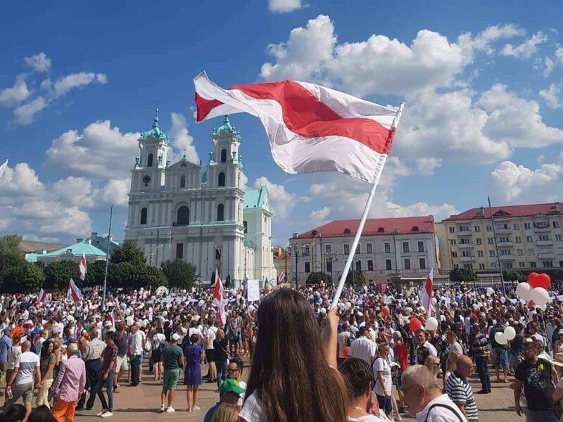 От дружбы до предложения руки и сердца: гродненцы рассказывают, как познакомились на протестах