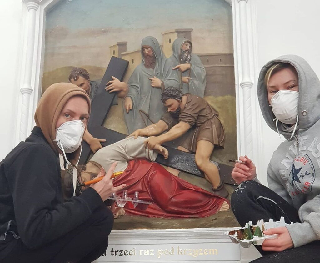 Тату-мастер из Гродно помогла восстановить барельефы и панно в костеле Тату-мастер из Гродно помогла восстановить барельефы и панно в костеле