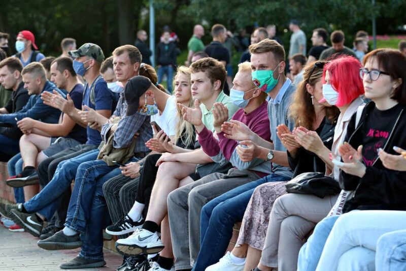 От дружбы до предложения руки и сердца: гродненцы рассказывают, как познакомились на протестах