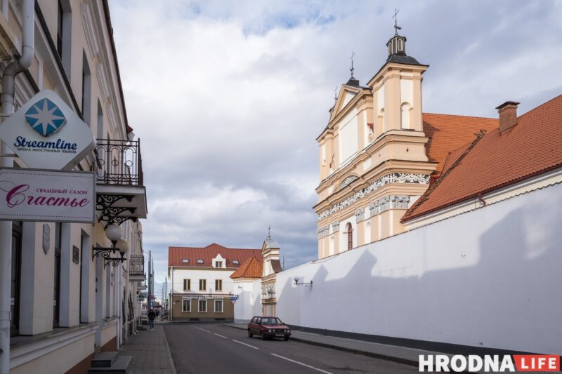 «В каждом окне по открытке». Творческая семья, - о своей квартире на чердаке