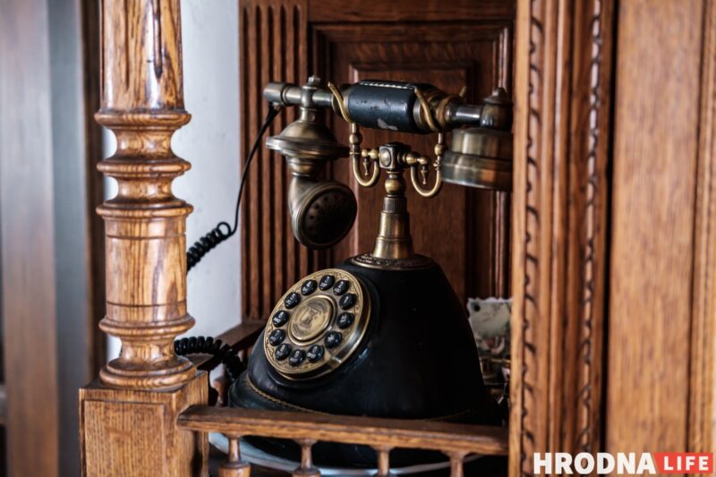 «В каждом окне по открытке». Творческая семья, - о своей квартире на чердаке