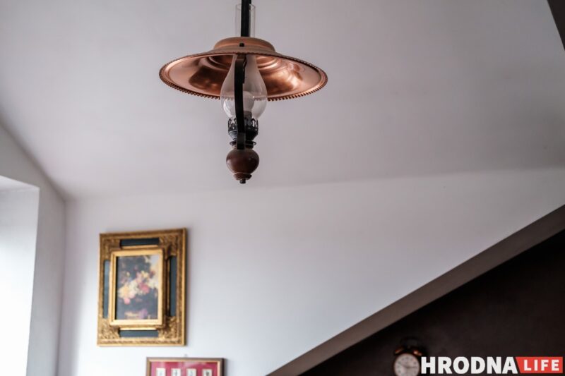 «В каждом окне по открытке». Творческая семья, - о своей квартире на чердаке