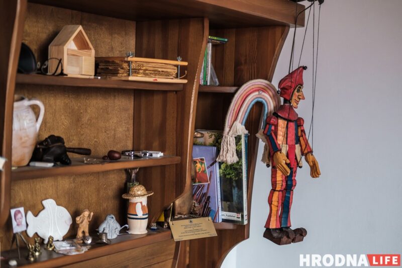 «В каждом окне по открытке». Творческая семья, - о своей квартире на чердаке