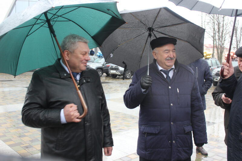 "Табачка" подарила поликлиникам Гродно новые внедорожники. В марте  поликлиники объявляли их закупку