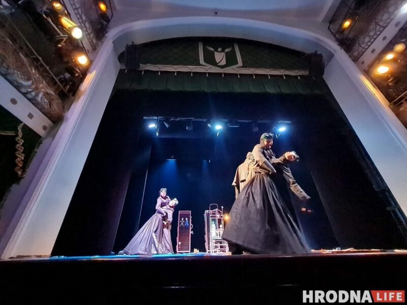 Медведь-оборотень на сцене: Гродненский театр кукол показал премьеру «Локиса»