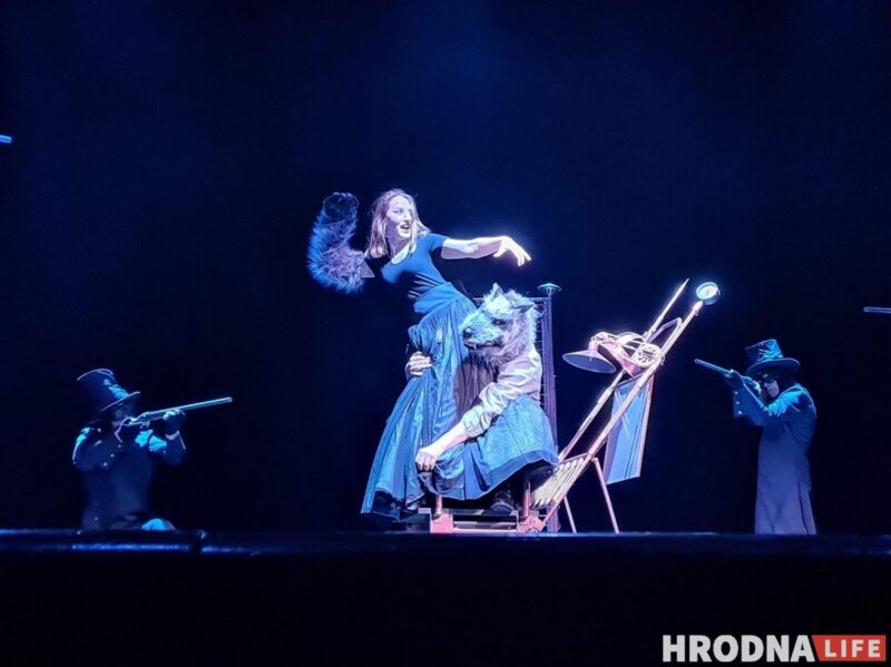 Медведь-оборотень на сцене: Гродненский театр кукол показал премьеру «Локиса»