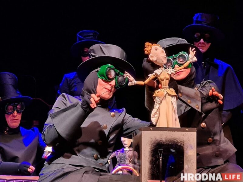 Медведь-оборотень на сцене: Гродненский театр кукол показал премьеру «Локиса» В гродненском театре кукол пройдет фестиваль "Лялькі над Нёманам"