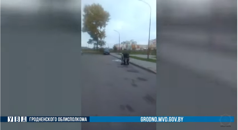 «Умничка, он на меня напал». Гродненца судят после видео его конфликта с активисткой с камерой Ольгой Бондаревой