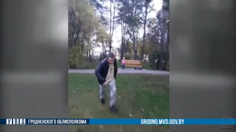 «Умничка, он на меня напал». Гродненца судят после видео его конфликта с активисткой с камерой Ольгой Бондаревой