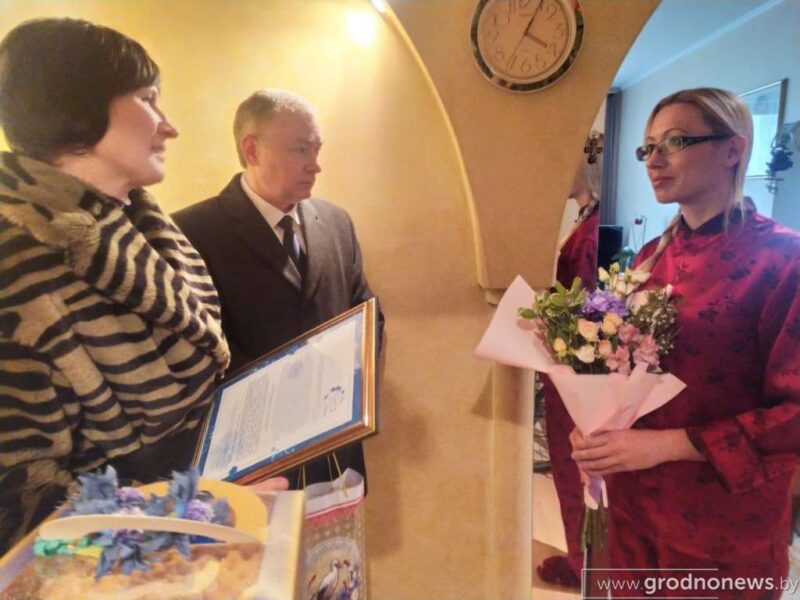 «Умничка, он на меня напал». Гродненца судят после видео его конфликта с активисткой с камерой Ольгой Бондаревой