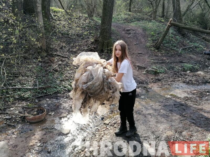 На крыніцы ў Салах валанцёры сабралі 3000 літраў смецця. У вадзе знайшлі нітраты