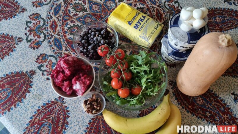 Готовь быстро, ешь медленно. Панкейки из тыквы и ягодный смузи для воскресного завтрака