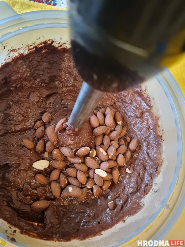 Готовь быстро, ешь медленно. Омлет, салат и брауни  для воскресного завтрака