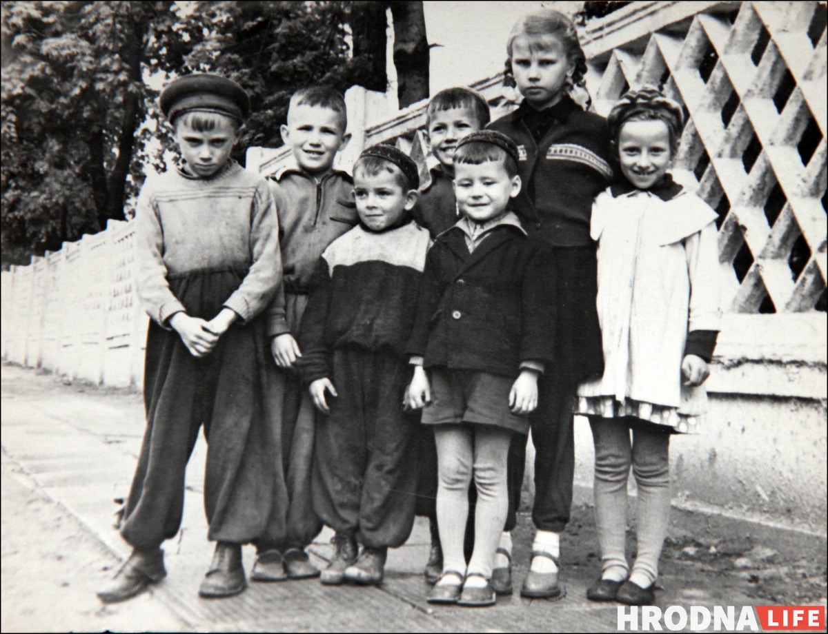 Японские сюжеты и жёлтый кирпич. Дизайнерка — о жизни нескольких поколений в одной квартире