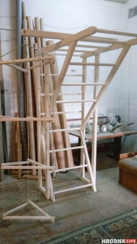 "Выкрыванне - гэта калі з аблокаў спускаешся на зямлю". Шматдзетная маці з Гродна распавяла пра творчасць, цяжкасці і шчасце вялікай сям'і