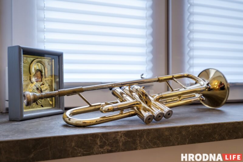 Японские сюжеты и жёлтый кирпич. Дизайнерка — о жизни нескольких поколений в одной квартире