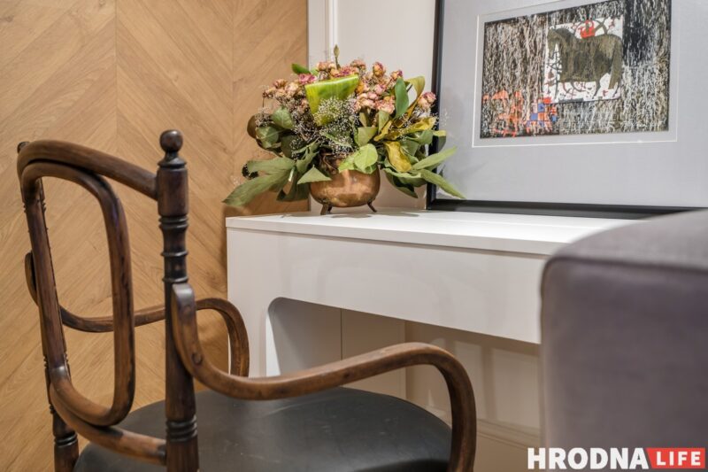 Японские сюжеты и жёлтый кирпич. Дизайнерка — о жизни нескольких поколений в одной квартире