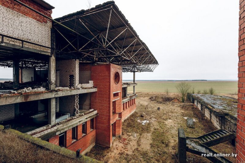 Аэравакзал за $40. З аўкцыёну прадалі самы вялікі занядбаны будынак Гродна