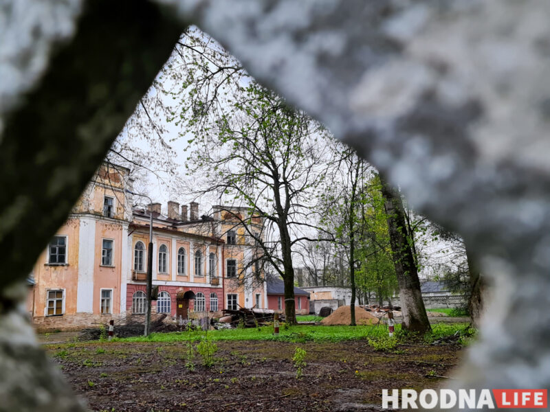 Оранжерея, динозавры и амфитеатр. Что появится возле дворца Четвертинских в Гродно