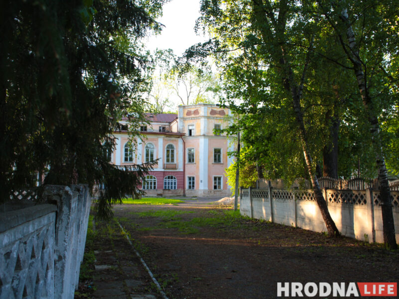 Оранжерея, динозавры и амфитеатр. Что появится возле дворца Четвертинских в Гродно