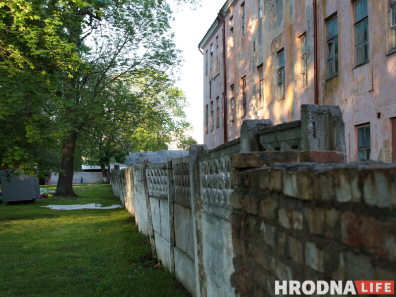 Оранжерея, динозавры и амфитеатр. Что появится возле дворца Четвертинских в Гродно