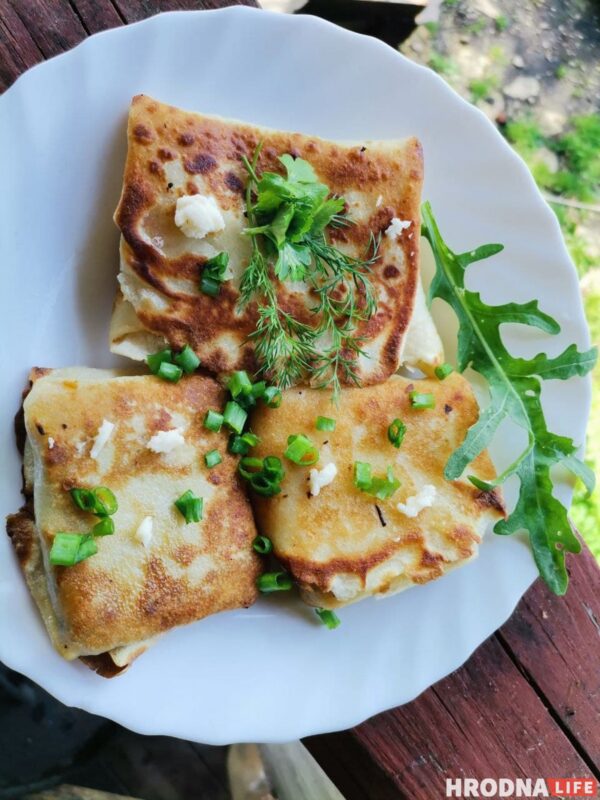 Гатуй хутка, еш павольна. Блінцы з начынкай для нядзельнага сняданку