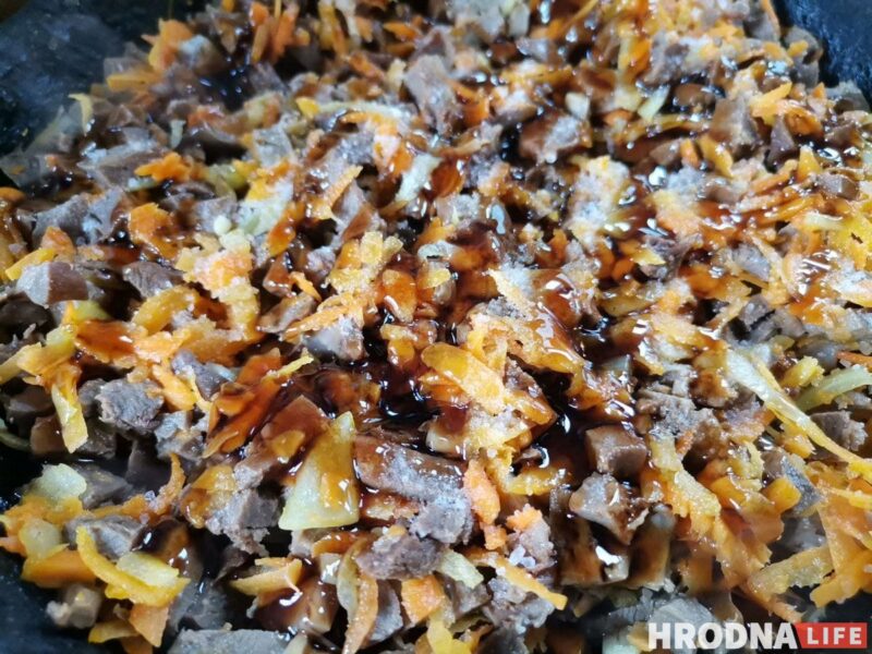 Гатуй хутка, еш павольна. Блінцы з начынкай для нядзельнага сняданку