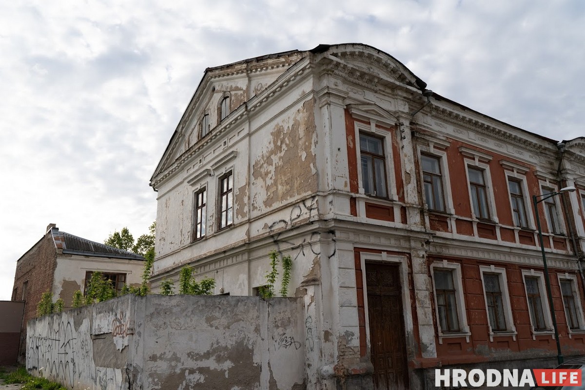 Таямніцы без замкоў. 7 гісторый, схаваных за дзвярыма гістарычных будынкаў Гродна