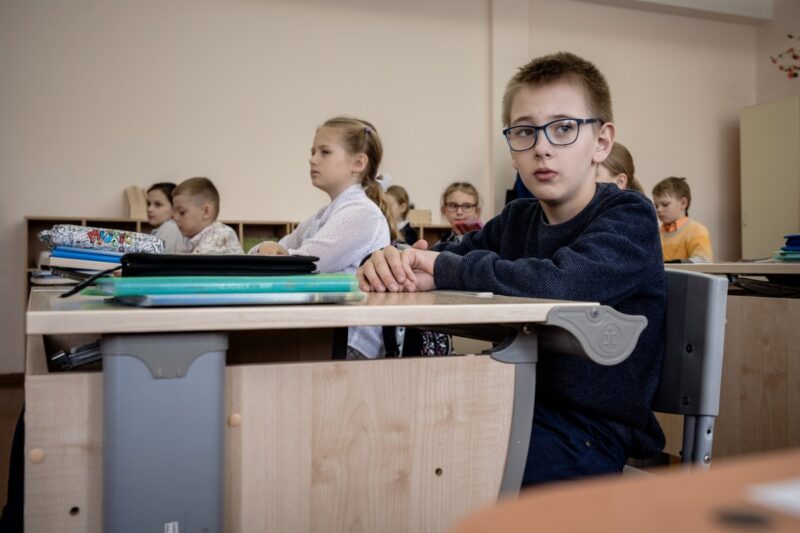 «Мама, разбуди меня в 7 утра, чтобы я успел повторить или решить пример». В гродненской школе дети с инвалидностью с радостью идут на занятия