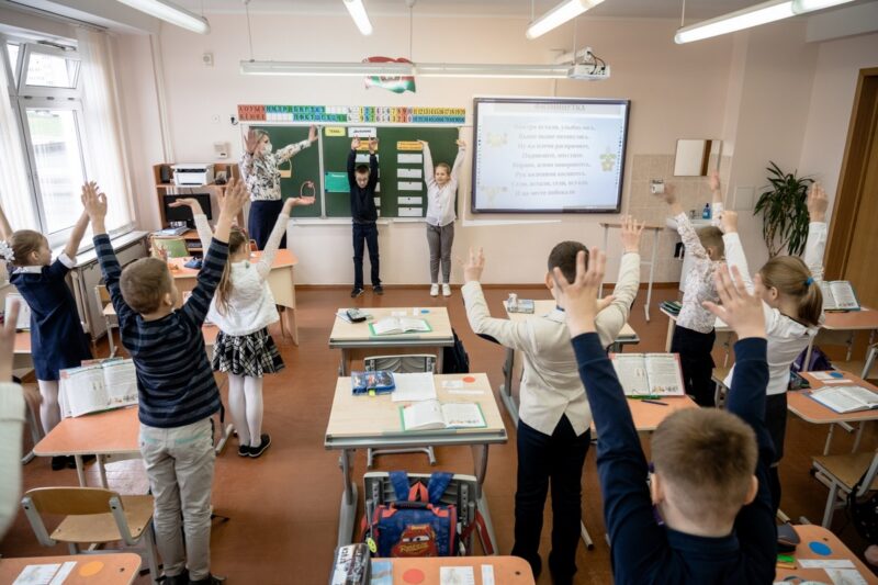 «Мама, разбуди меня в 7 утра, чтобы я успел повторить или решить пример». В гродненской школе дети с инвалидностью с радостью идут на занятия